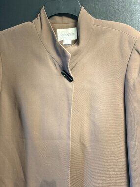 OLIVE GREEN FULLY LINED JACKET WITH 2 POCKETS